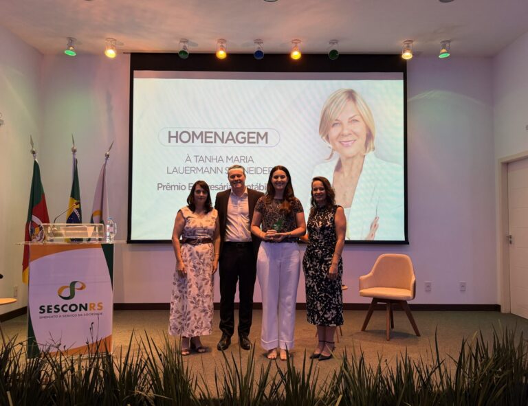Tanha Lauermann Schneider é homenageada no Prêmio Empresário Contábil 2025