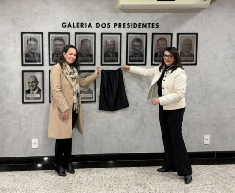 SESCONRS realiza Cerimônia de descerramento de quadro da Presidente Paula Dahmer